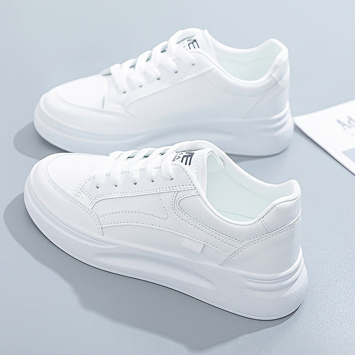 Zapatillas blancas chic de comodidad ligera