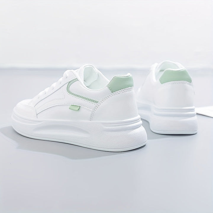 Zapatillas blancas chic de comodidad ligera